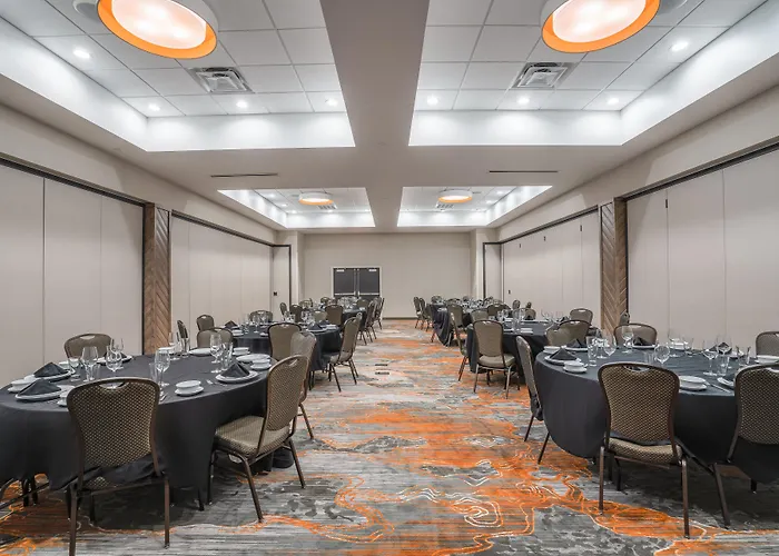 Holiday Inn & Suites Memphis Southeast-Germantown By Ihg